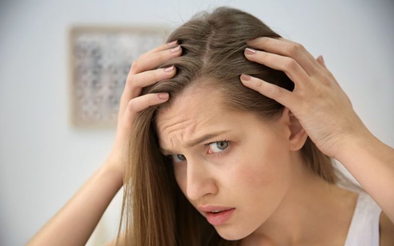 Căderea părului cauze și tratament